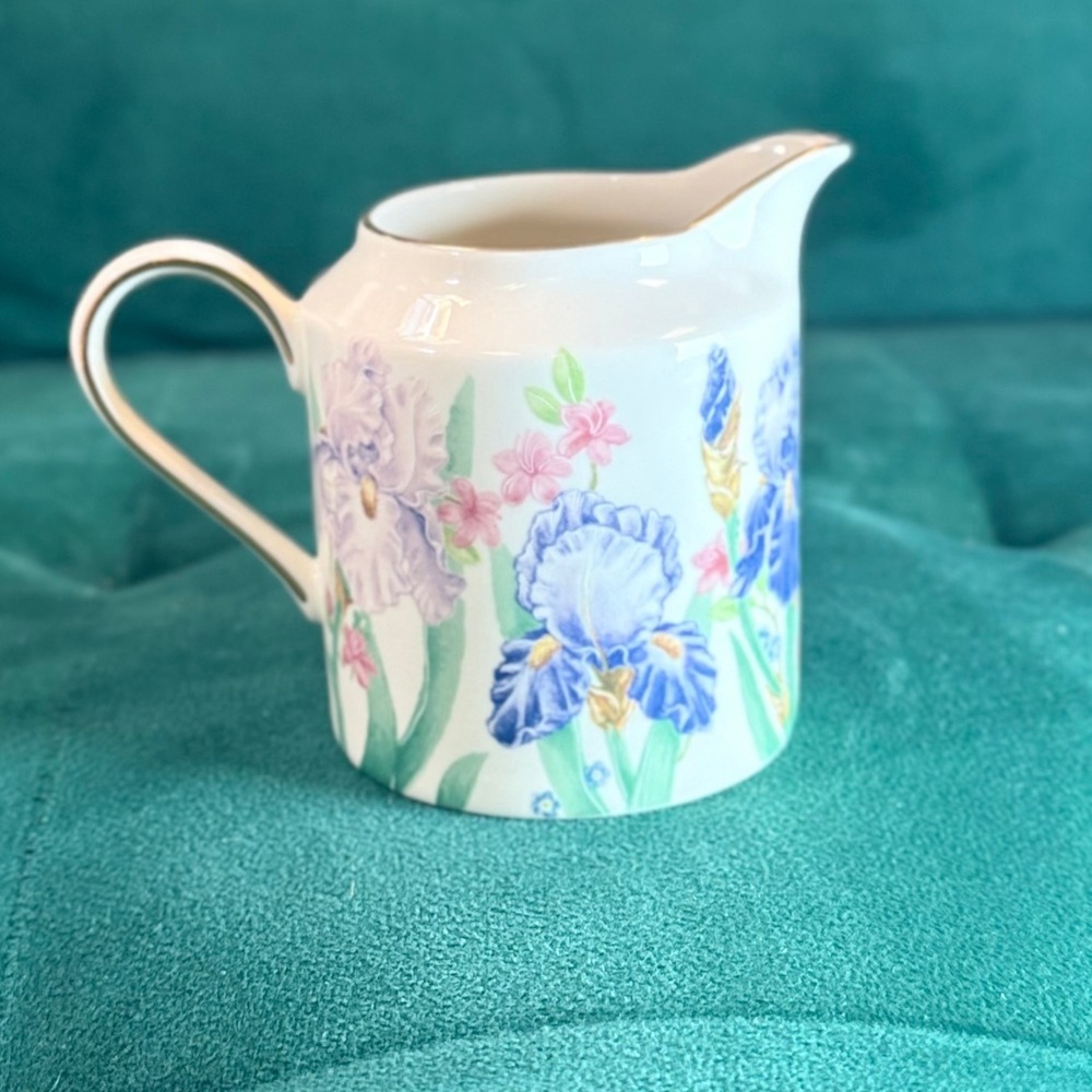 Lenox The Flower Blossom Creamer by Suzanne Vega Floral‎ Irises Gold Trim
